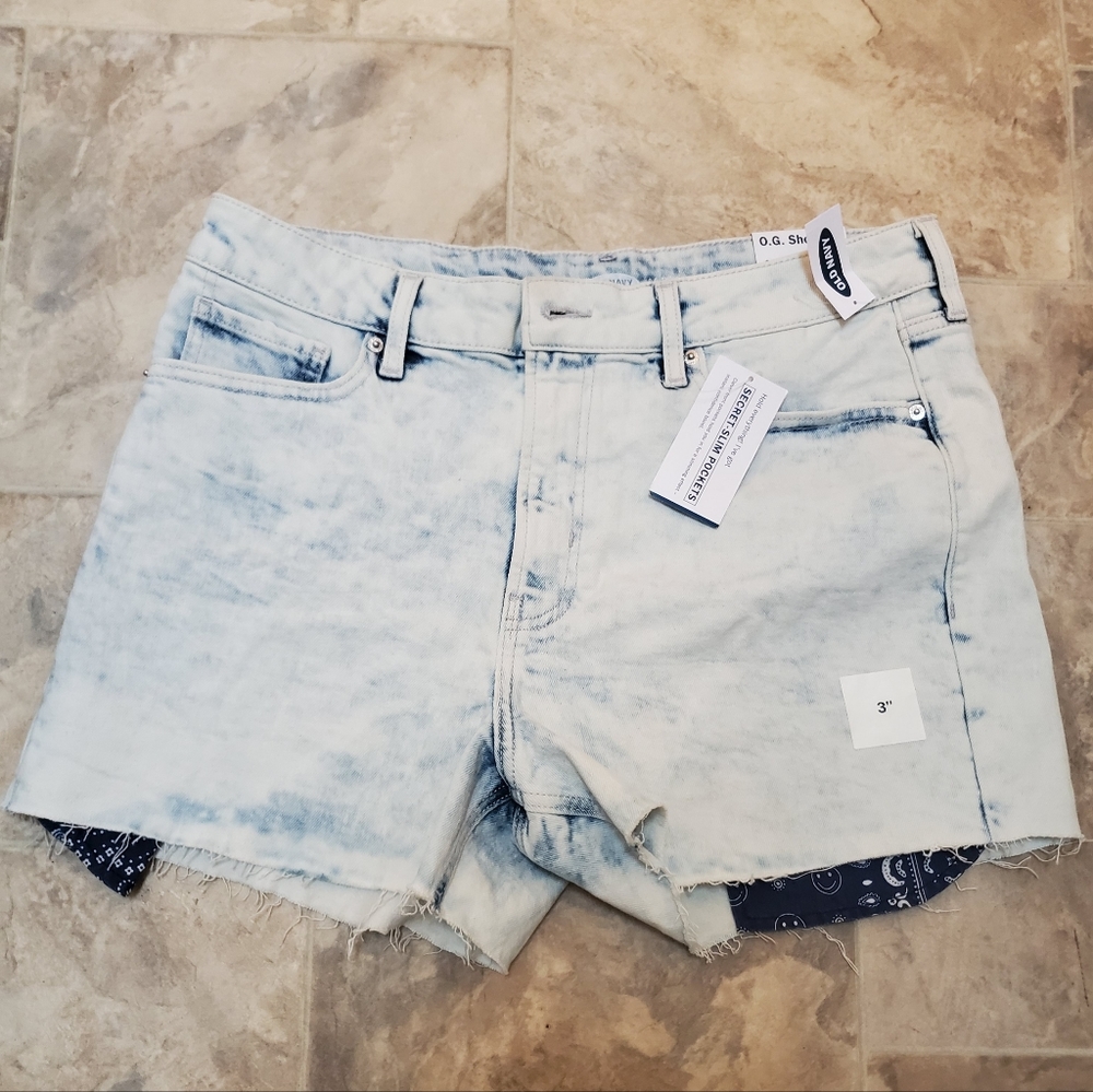 Old Navy Women's Distressed Jean Shorts White Blue Size 14 O.G. Short